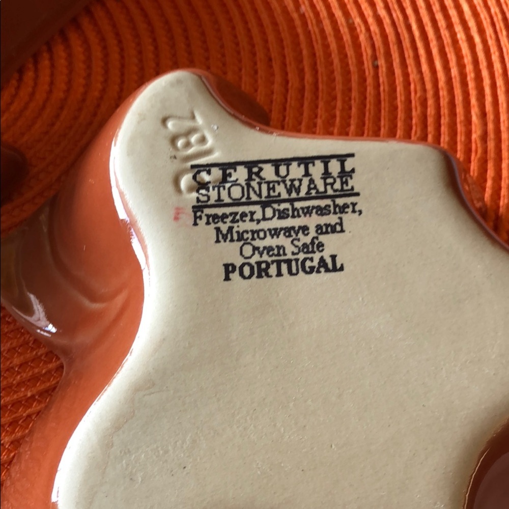 Cerutil Stoneware Leaf Dishes - Picture 10 of 11